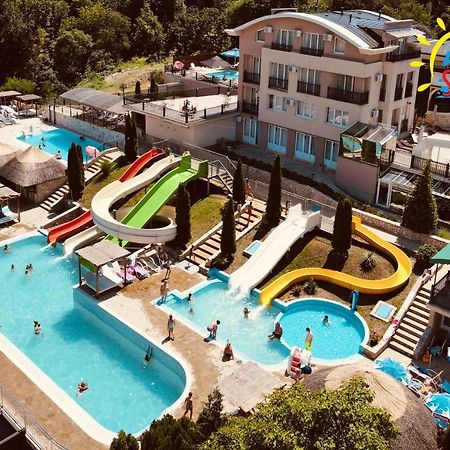 Sunny Hill Apartments & Aqua Park Vrnjačka Banja المظهر الخارجي الصورة