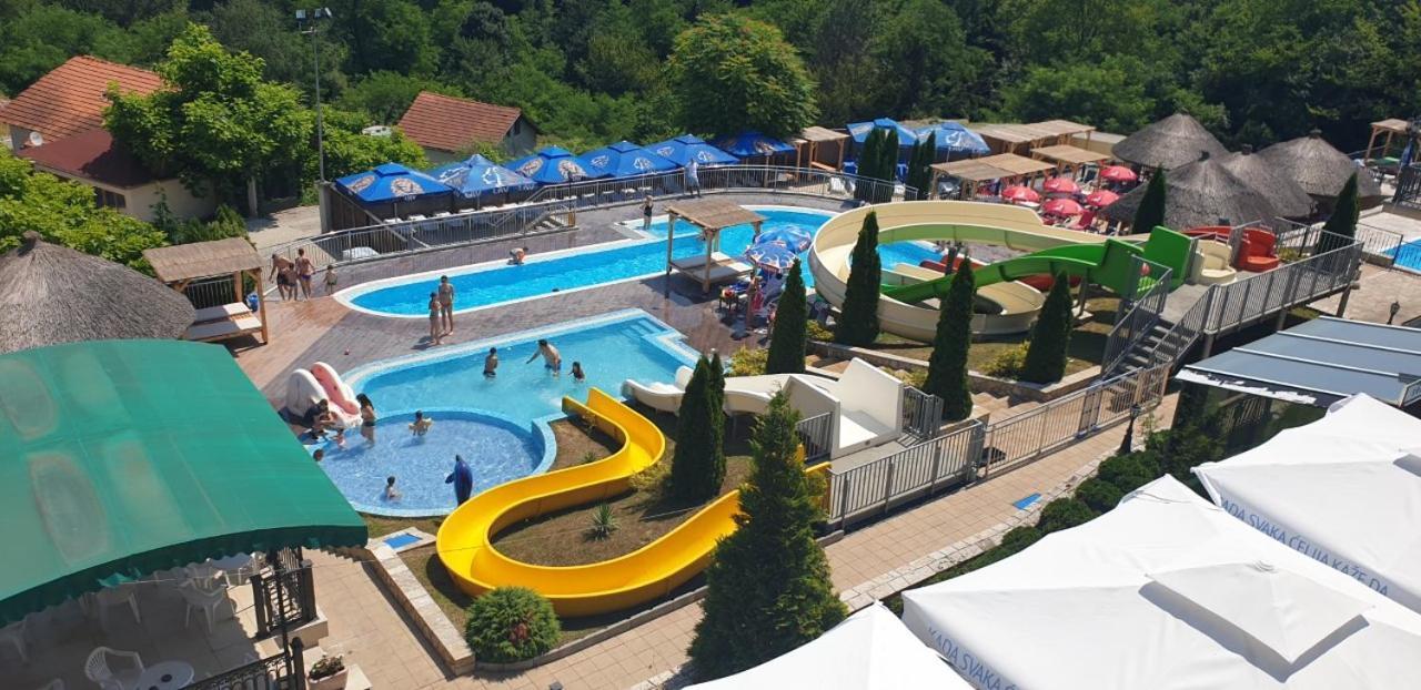 Sunny Hill Apartments & Aqua Park Vrnjačka Banja المظهر الخارجي الصورة