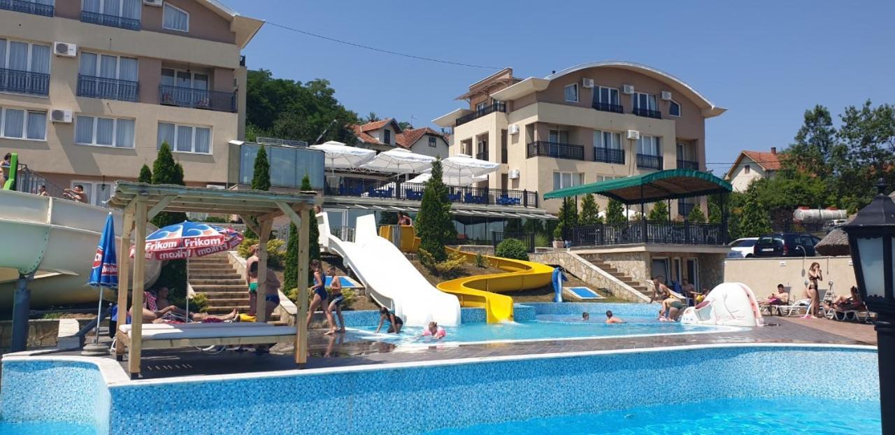 Sunny Hill Apartments & Aqua Park Vrnjačka Banja المظهر الخارجي الصورة